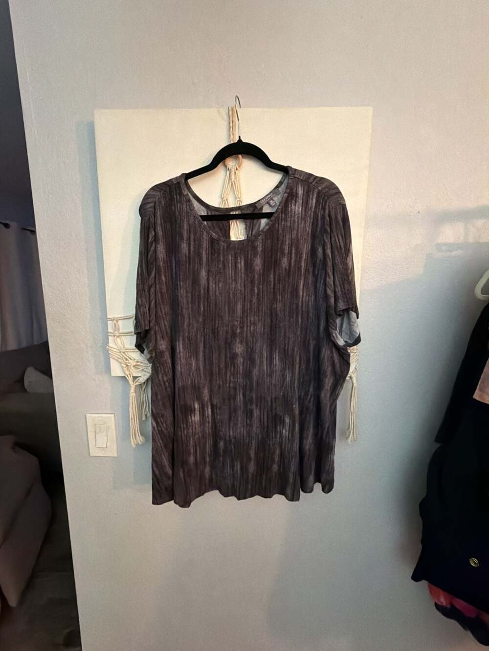 Lisa Rinna Collection High-Low Hem Short Sleeve Top with Surplice Back
